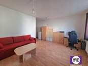 Prodej bytu 1+kk 35m2, prostornější garáž 21m2, OV, Košíře - Praha 5, cena 6490000 CZK / objekt, nabízí HVB Real Estate s.r.o.