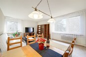 Světlý byt ve zvýšeném přízemí 3+1 76 m2 v Praze 8 Troji, cena 8390000 CZK / objekt, nabízí 