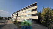Pronájem bytu 2+kk 42 m2 s garážovým stáním, Praha - Kbely, cena 24000 CZK / objekt / měsíc, nabízí Realitní kancelář JUDr. Josef Křen