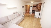 Světlý a útulný byt 2+kk k pronájmu, Praha 8 - Troja, cena 16000 CZK / objekt / měsíc, nabízí BURDAREALITY