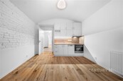 Moderní byt 2+kk s anglickým dvorkem, Nusle, cena 29020 CZK / objekt / měsíc, nabízí CENTURY 21 Birdie Reality
