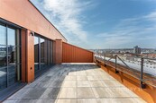 Prodej moderního loftového bytu 4+kk s terasou a balkónem, Praha, cena 20540000 CZK / objekt, nabízí CENTURY 21 Birdie Reality - pobočka NextRound