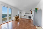 Světlý byt 1+kk s velkou lodžií a garáží, Praha 5, cena 6950000 CZK / objekt, nabízí CENTURY 21 Birdie Reality - pobočka NextRound