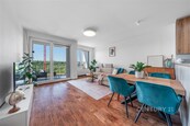 Moderní elegance na Žižkově | Prostorný byt 4+kk se dvěma lodžiemi, garážovým parkovacím stáním a sklepem, 106 m2, Olgy Havlové - Žižkov- Praha, cena 18990000 CZK / objekt, nabízí CENTURY 21 Birdie Reality - pobočka NextRound