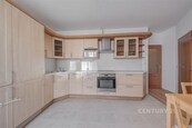 Moderní 2+1 s balkonem a garáží | 7 min od metra Rajská zahrada, cena 24000 CZK / objekt / měsíc, nabízí 
