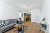 Pronájem nového bytu 2+kk v projektu Ekocity Hostivař se sklepem a možností XL garážového stání, cena 23000 CZK / objekt / měsíc, nabízí CENTURY 21 Kobler Reality
