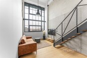 Pronájem plně vybaveného loftového bytu 2+kk 54 m2 - Kolbenova, Praha-Vysočany, cena 26000 CZK / objekt / měsíc, nabízí CENTURY 21 The Most Reality