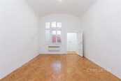 Prodej velkorysého bytu 3+1 (100 m2) s klenutými stropy a původními detaily - kousek od Stromovky, cena 13800000 CZK / objekt, nabízí 