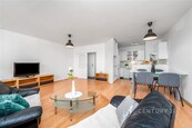 Prodej bytu 4+kk se zasklenou lodžií a sklepem, 104m2, P9- Černý Most, ulice Vybíralova, cena 9500000 CZK / objekt, nabízí 