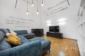Unikátní loft 146 m2 s galerií, garáží a maximálním soukromím, Korunní dvůr, Vinohrady, cena 39000 CZK / objekt / měsíc, nabízí CENTURY 21 4fin Reality