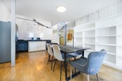 Unikátní ateliér 146 m2 s galerií, garáží a maximálním soukromím, Korunní dvůr, Vinohrady, cena 39000 CZK / objekt / měsíc, nabízí CENTURY 21 4fin Reality