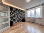 Pronájem slunného bytu 2+1 po reko (56m2), v činžovní vile v zahradní čtvrti - v zeleni a klidu., cena 18000 CZK / objekt / měsíc, nabízí 