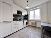 Pronájem slunného bytu 2+1 po reko (56m2), v činžovní vile v zahradní čtvrti - v zeleni a klidu., cena 19000 CZK / objekt / měsíc, nabízí Jan Holický - Vaše šelma v realitní džungli