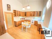 Prostorný byt 1+1 k pronájmu na Malé Straně, cena 28000 CZK / objekt / měsíc, nabízí Kluci Z Realit.CZ