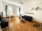 Prostorný byt 2+1 k pronájmu na Malé Straně, cena 32000 CZK / objekt / měsíc, nabízí 