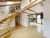 Pronájem bytu 4+kk/Terasa, mezonet, 220 m2, Praha 1 - Nové Město, šatna, 2 koupelny, Palladium, cena 67999 CZK / objekt / měsíc, nabízí Modus Reality