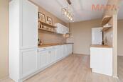 Prodej světlého bytu 3+1 v žádané lokalitě Praha - Prosek, cena 8350000 CZK / objekt, nabízí 