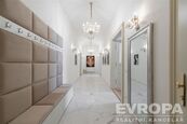 Prodej luxusního, prémiového bytu 3kk 100m2, stropy 3,6m, sklep, centrum města, Rašínovo nábřeží, Pr, cena 16900000 CZK / objekt, nabízí EVROPA realitní kancelář