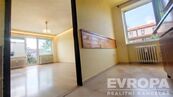 Prodej bytu 2+1 s balkonem, po částečné rekonstrukci, Mrázovka, cena 8330000 CZK / objekt, nabízí EVROPA realitní kancelář