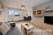 Prodej prostorného slunečného bytu 3+kk, 93 m, vč. 2x lodžie 10 m, klimatizace, metro B přibližně 6 , cena cena v RK, nabízí 