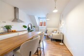 Světlý a útulný byt 1+kk, 34 m2, ve Vršovicích - klid i centrum Prahy na dosah, cena 6190000 CZK / objekt, nabízí 