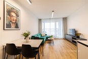Prodej nadstandardního bytu 2+kk s lodžií a garážovým stáním, 52 m2, Praha Hloubětín, cena 9990000 CZK / objekt, nabízí Century 21 Synergy