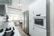Prodej bytu 2+1, 62 m2 + sklep 3 m2 se zahradou za domem, cena 7990000 CZK / objekt, nabízí Century 21 Synergy
