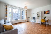 Pronájem útulného bytu 1+kk, 32 m2, Praha Hlubočepy, cena 16500 CZK / objekt / měsíc, nabízí Century 21 Synergy