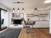 Pronájem exkluzivního bytu 2+kk s balkonem a výhledem na Vltavu | Praha 8 Libeň | DOCK Marina Boul, cena 40000 CZK / objekt / měsíc, nabízí AQUA realty s.r.o.