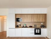 GLJ Partners Vám nabízí k pronájmu moderní byt o ploše 52 m2 s předzahrádkou 32 m2, cena 33500 CZK / objekt / měsíc, nabízí GLJ Partners