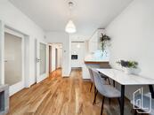 Prodej ateliéru 2+kk s terasou, parkovacím stáním a sklepem rezidence Garden Towers, Praha, cena 10450000 CZK / objekt, nabízí 