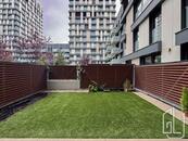 Prodej ateliéru 2+kk s terasou, parkovacím stáním a sklepem rezidence Garden Towers, Praha, cena 10990000 CZK / objekt, nabízí GLJ Partners