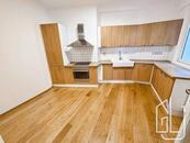 Pronájem bytu 3+1 nacházející se v atraktivní a prestižní lokalitě Praha 1 - Nové Město., cena 45000 CZK / objekt / měsíc, nabízí GLJ Partners