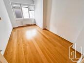 Pronájem bytu 3+1 nacházející se v atraktivní a prestižní lokalitě Praha 1 - Nové Město., cena 45000 CZK / objekt / měsíc, nabízí GLJ Partners