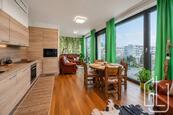 Pronájem moderního bytu o dispozici 2+kk s lodžií, situovaný v atraktivní lokalitě Praha 4 - Pankrác, cena 41000 CZK / objekt / měsíc, nabízí GLJ Partners