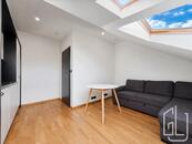 Prodej moderního podkrovního bytu 2+kk, 42,9 m², Praha 3 Žižkov, cena 8650000 CZK / objekt, nabízí 