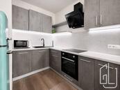 Pronájem moderního bytu 2+kk s balkonem, 67 m², Praha 8 - Karlín, Nekvasilova, cena 30000 CZK / objekt / měsíc, nabízí GLJ Partners