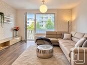 Pronájem luxusně zařízeného bytu v novostavbě 2+kk s balkonem a parkováním | Praha Strašnice, cena 28000 CZK / objekt / měsíc, nabízí GLJ Partners