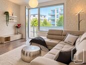 Pronájem luxusně zařízeného bytu v novostavbě 2+kk s balkonem a parkováním | Praha Strašnice, cena 28000 CZK / objekt / měsíc, nabízí GLJ Partners