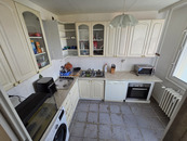 Pronájem světlého bytu 2+1, 56 m2 s lodžií , ulice Trytova Praha 14, Černý Most, cena 18000 CZK / objekt / měsíc, nabízí Altoja Living, s.r.o.