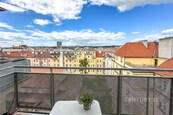 Pronájem mezonetového bytu 119 m2 v Dělnicé ulici v Praze 7, cena 42000 CZK / objekt / měsíc, nabízí CENTURY 21 WanLight