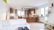 Prodej mezonetového bytu 4+kk, 173,9 m², U Věže, Praha Horní Počernice, cena cena v RK, nabízí 