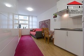 Pronájem garsonky 22 m2, u metra Českomoravská, cena 14000 CZK / objekt / měsíc, nabízí I.E.T. Reality s.r.o. Praha