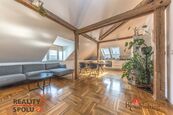 Prodej podkrovního mezonetového bytu 3kk (110m2) s velkou terasou 40m2 v centru Smíchova (K. Engliš, cena 21929000 CZK / objekt, nabízí 