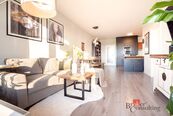 Prodej bytu 2+kk, 66 m, balkonem, dvě garážové stání, Praha 10 - Strašnice, ul. Zvěřinova, cena 13490000 CZK / objekt, nabízí 