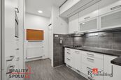 Prodej slunného bytu Praha 6 - Bubeneč, cena 10298400 CZK / objekt, nabízí 