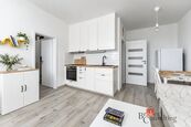 Pronájem bytu 2+KK 32 m2 / Apartment 2+KK (1-bedroom) 32 m2, cena 19900 CZK / objekt / měsíc, nabízí Realityspolu
