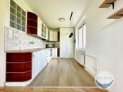 Pronájem kompletně vybaveného bytu 2+kk s balkonem, 54 m + sklep, cena 22000 CZK / objekt / měsíc, nabízí RELITAS - realitní asociace s.r.o.