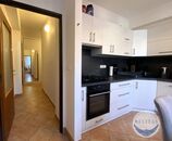 Pronájem zrekonstruovaného bytu 2+1 55 m u metra Strašnická, cena 23000 CZK / objekt / měsíc, nabízí RELITAS - realitní asociace s.r.o.
