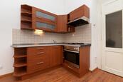Byt 2+kk, Orelská, Praha 10 Vršovice, cena 21500 CZK / objekt / měsíc, nabízí Martina Meresová